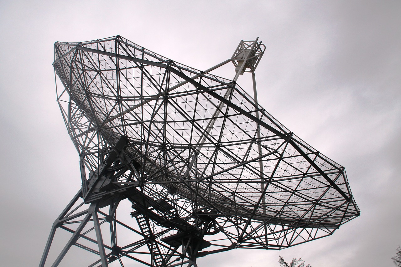 dwingelderveld radio telescope observatory free photo