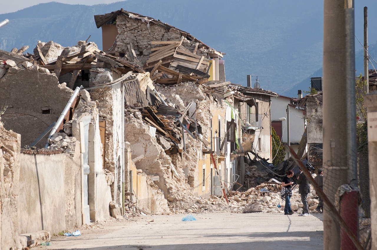 earthquake rubble collapse free photo