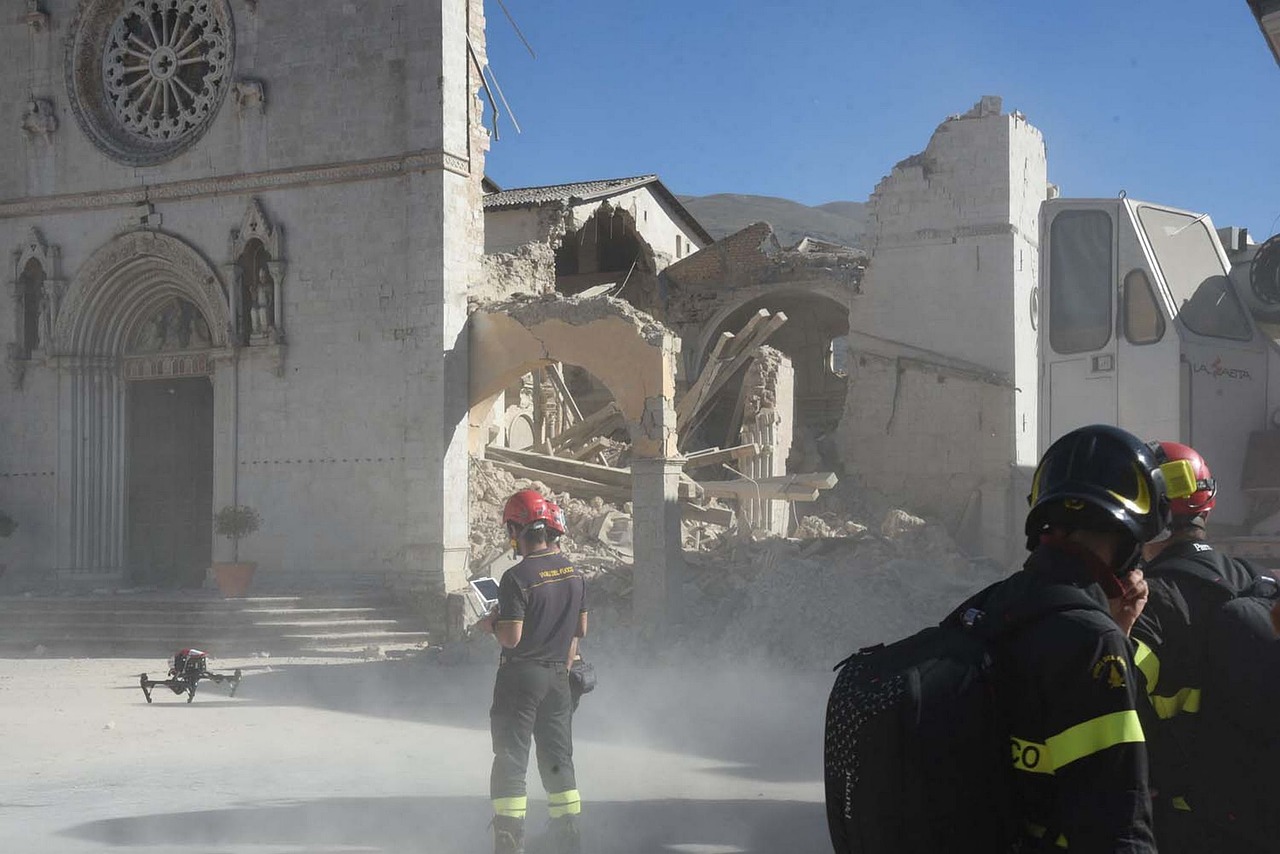 earthquake earthquake italy norcia free photo