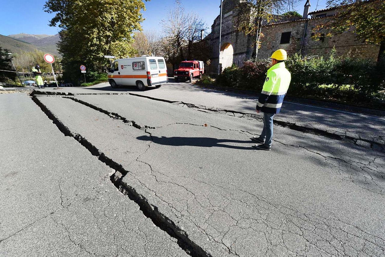 earthquake earthquake italy norcia free photo