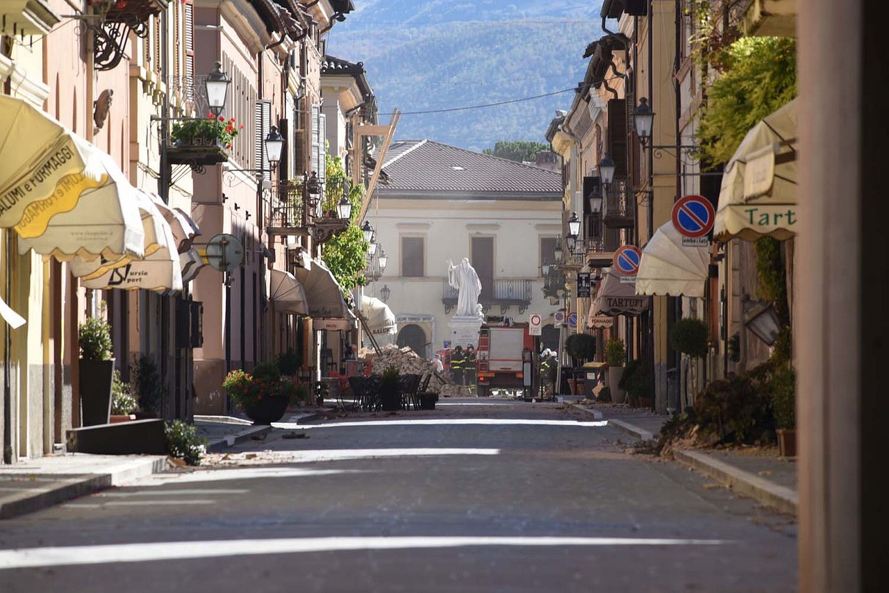 earthquake earthquake italy norcia free photo