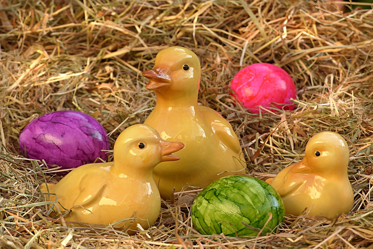 easter easter eggs figure free photo