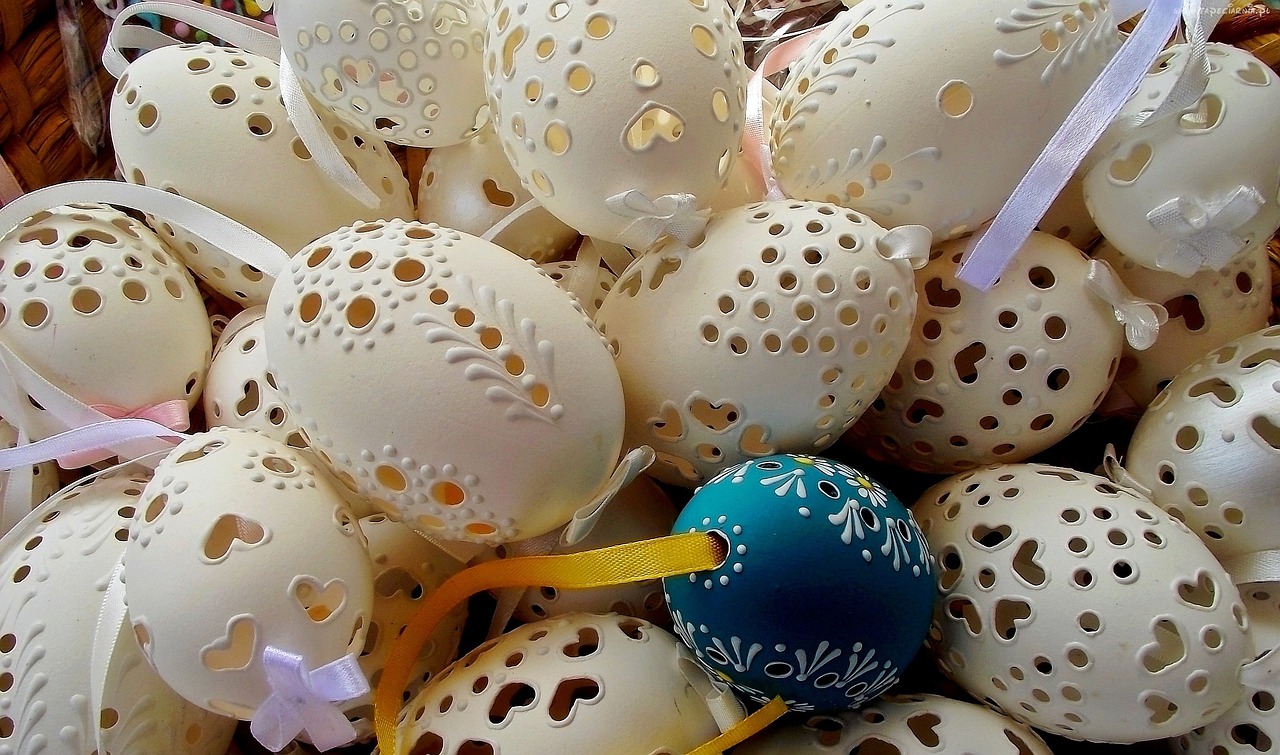 easter easter eggs openwork free photo