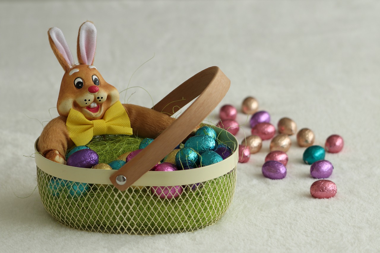 easter  easter decoration  eggs free photo