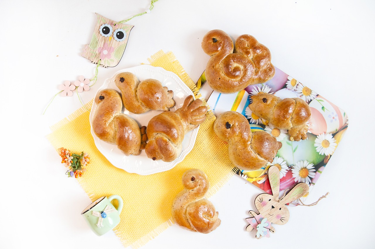 easter  buns  cakes free photo