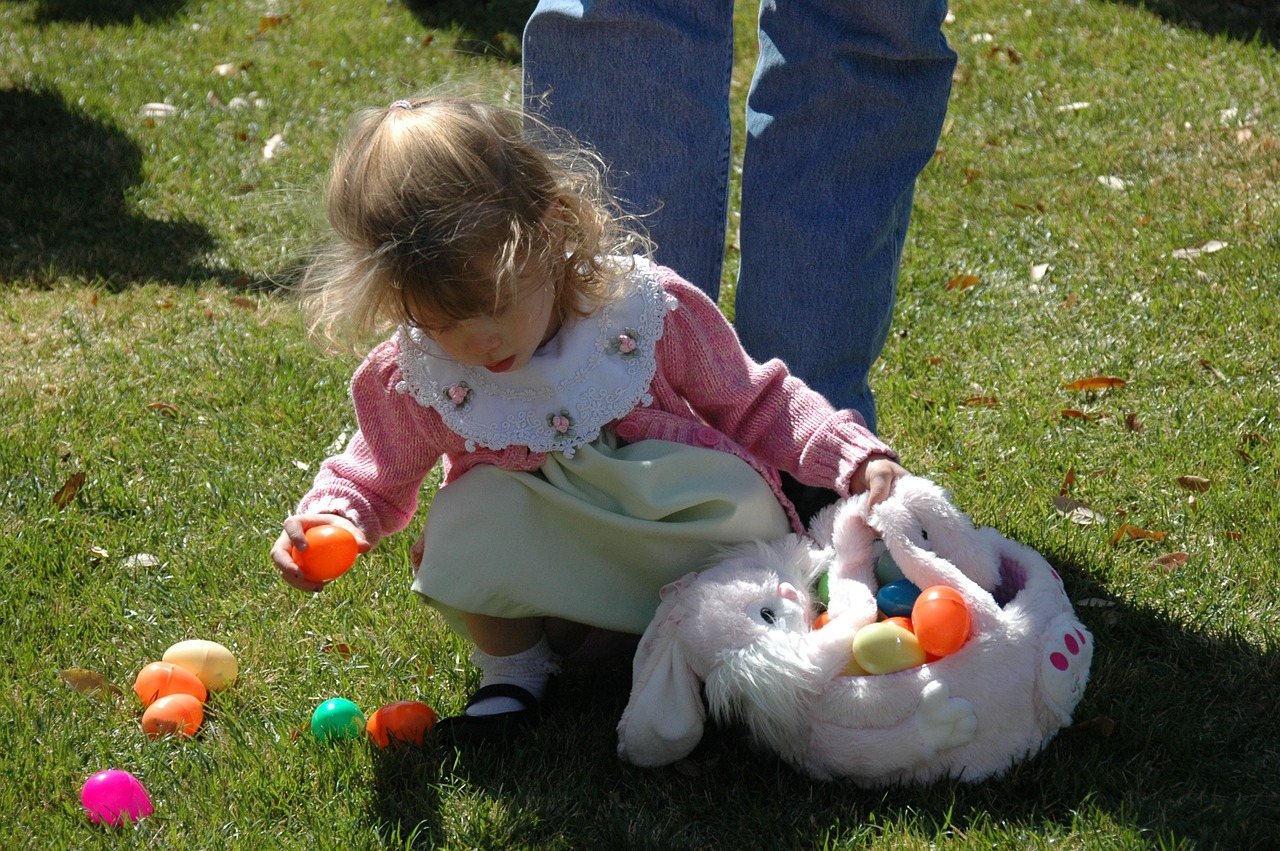 easter eggs search child free photo