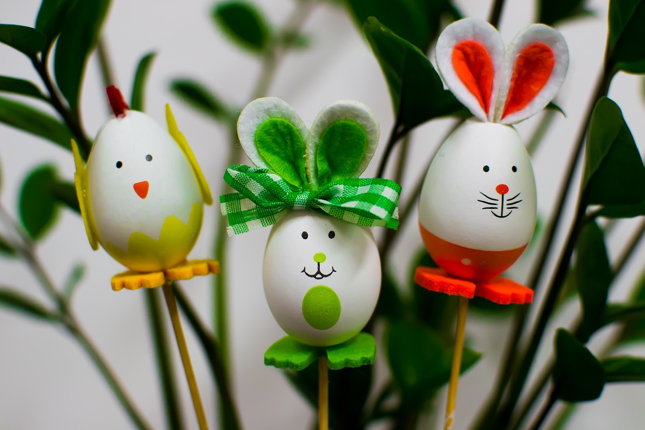 easter eggs easter decoration free photo