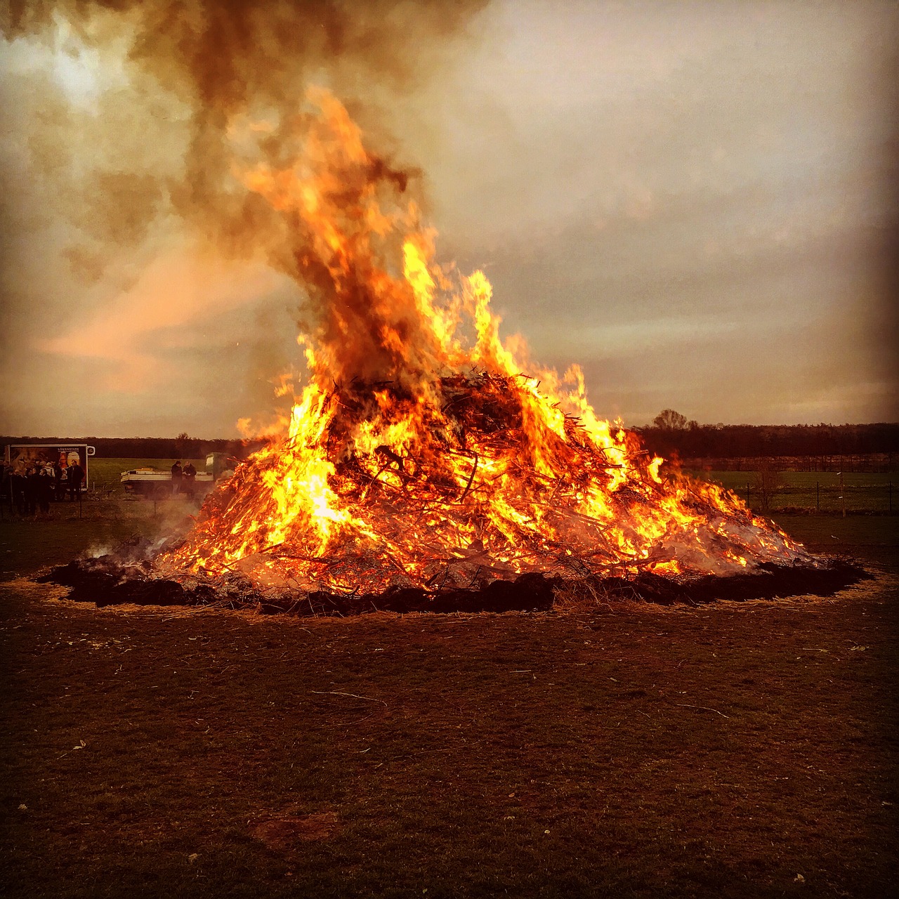 easter fire fire sickte free photo
