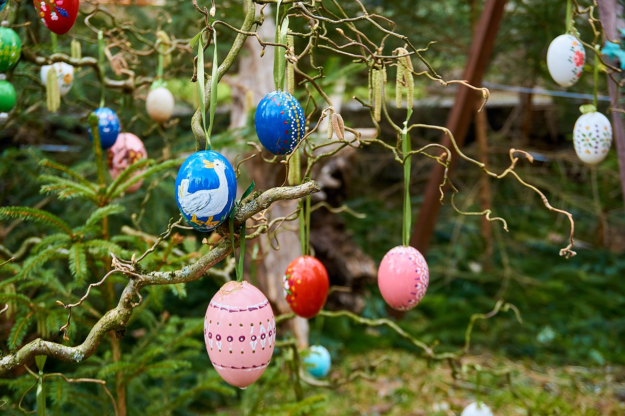 easter well  bieberbach  easter eggs free photo