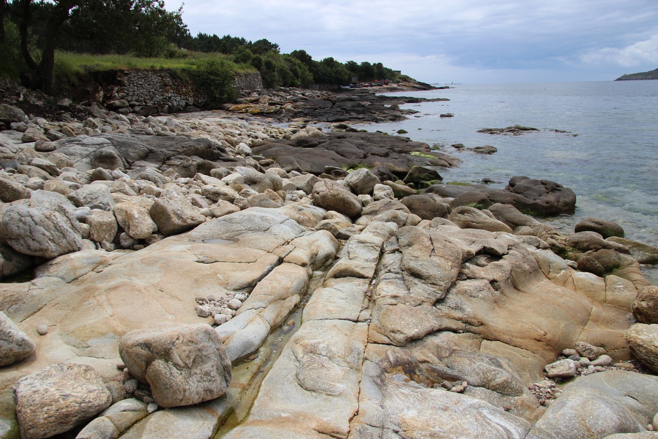 rock shore granite ebb free photo