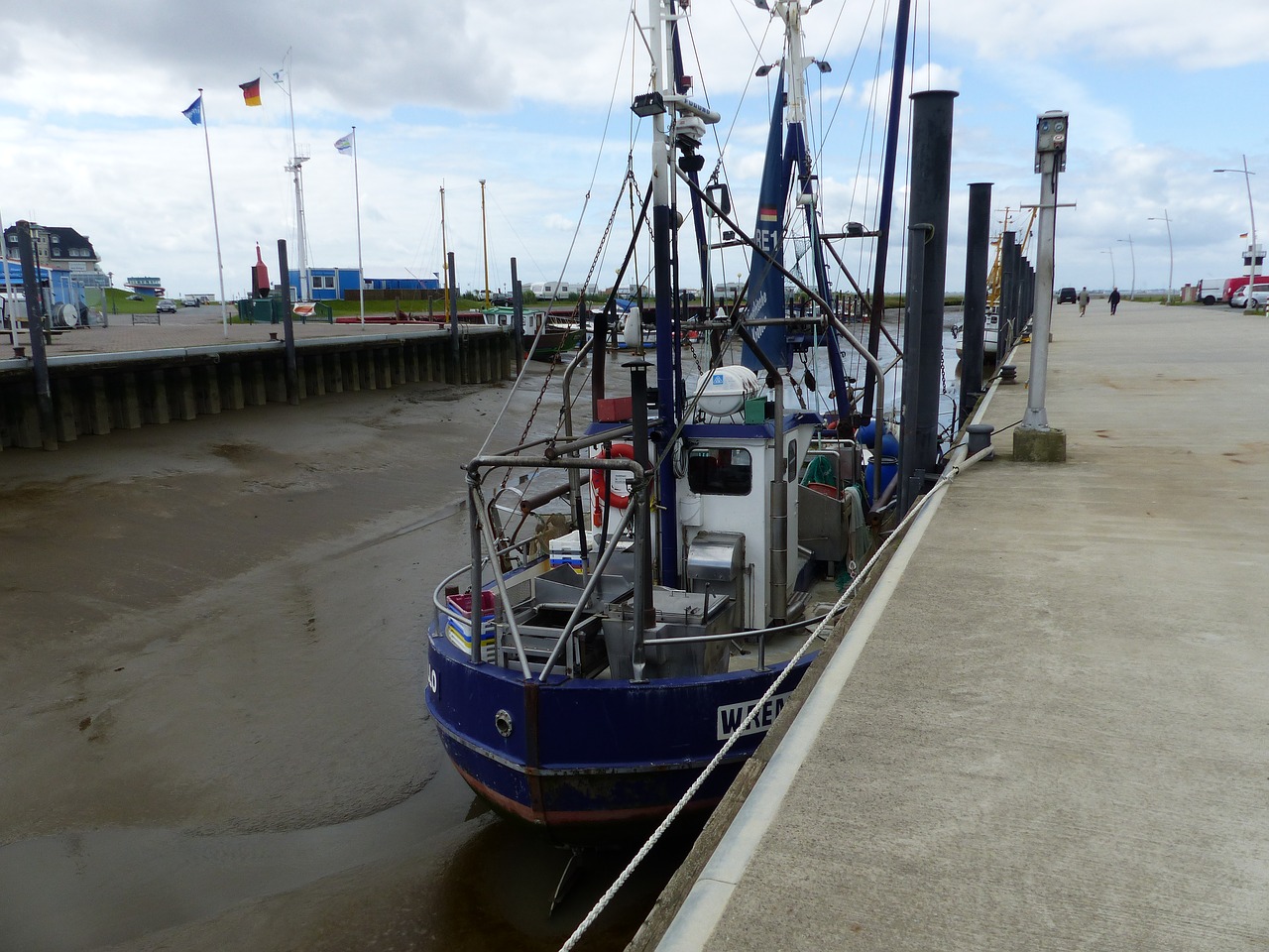 ebb fishing vessel port free photo