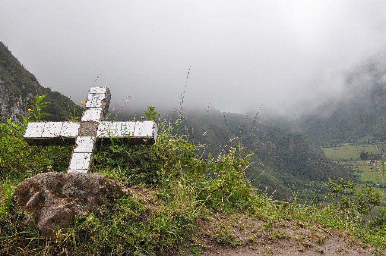 ecuador pululahua crater free photo