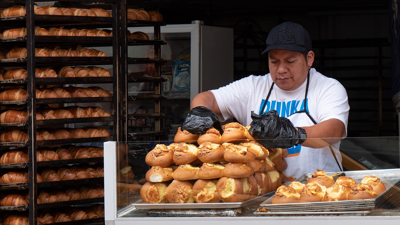 ecuador  baker  street vending free photo