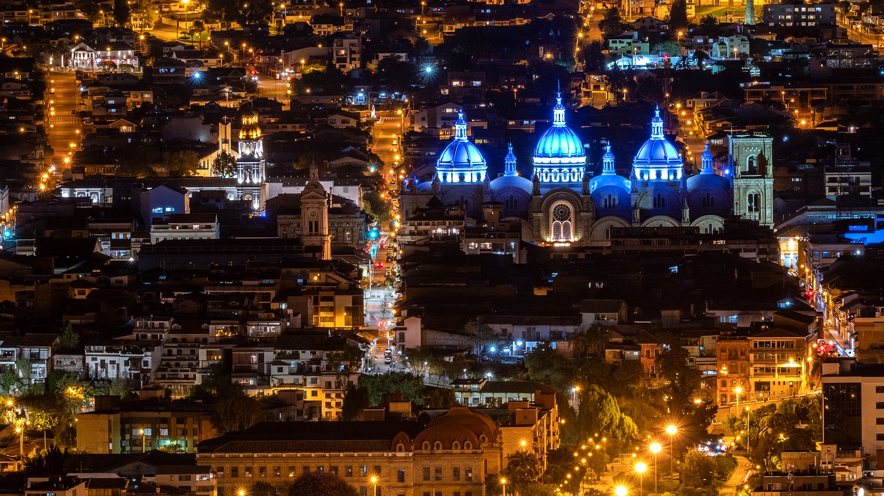 ecuador  cuenca  night photograph free photo