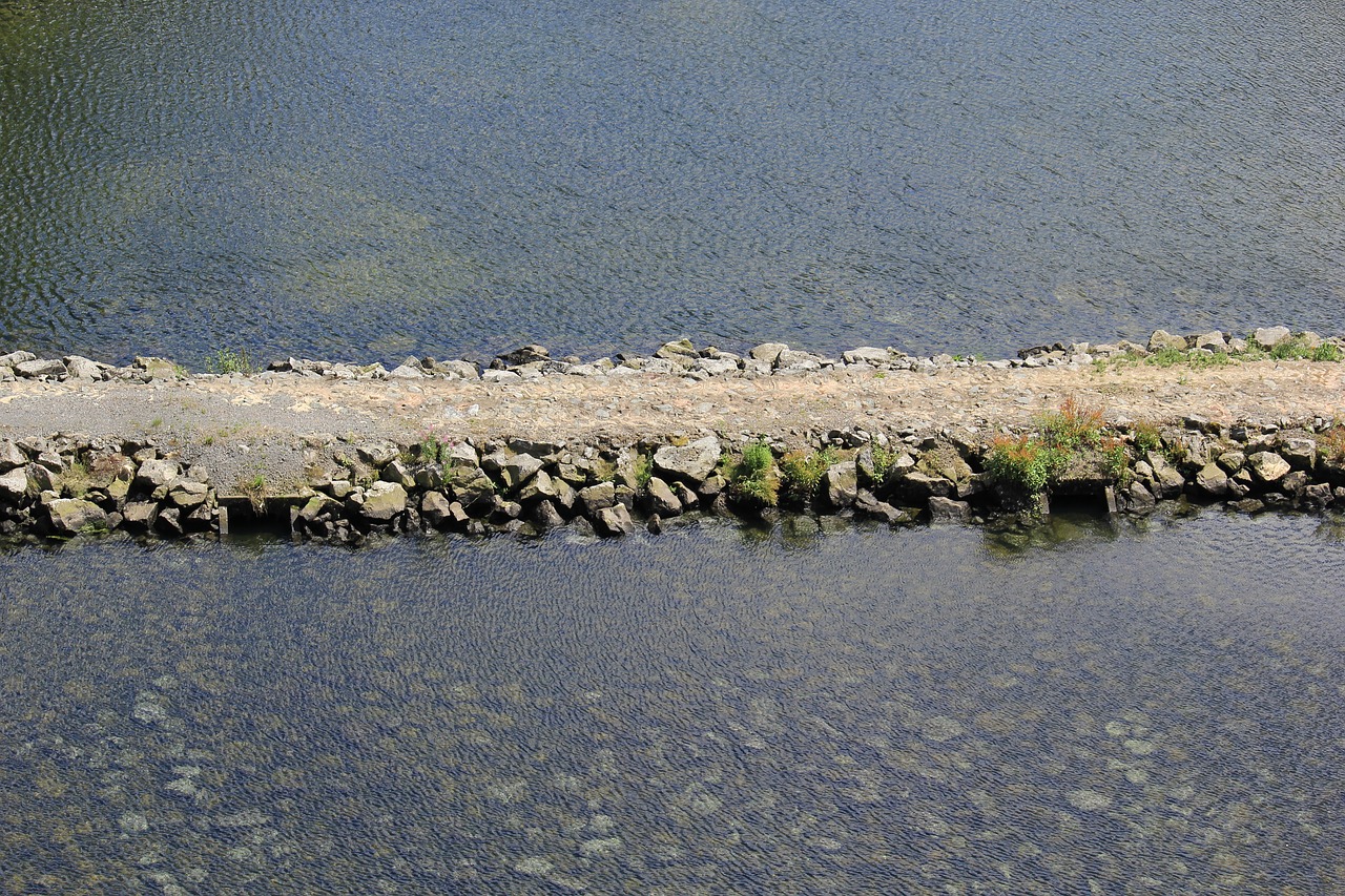 edersee barrier wall access free photo