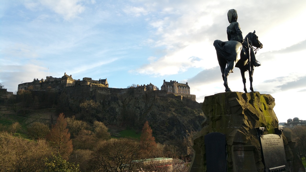 edinburgh scotland sculpture free photo