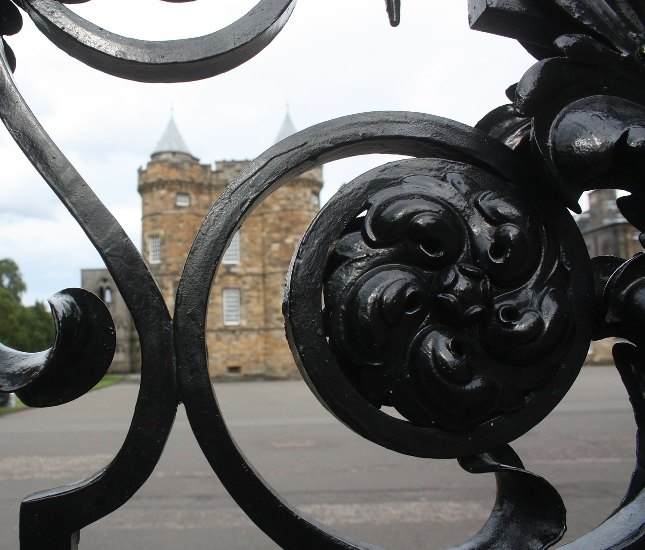 edinburgh scotland palace of holyroodhouse free photo