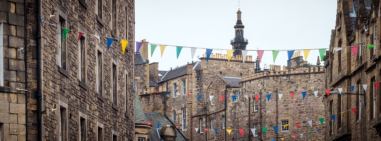 edinburgh  old town  travel free photo