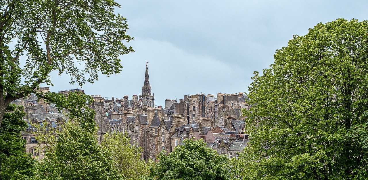 edinburgh  old town  travel free photo