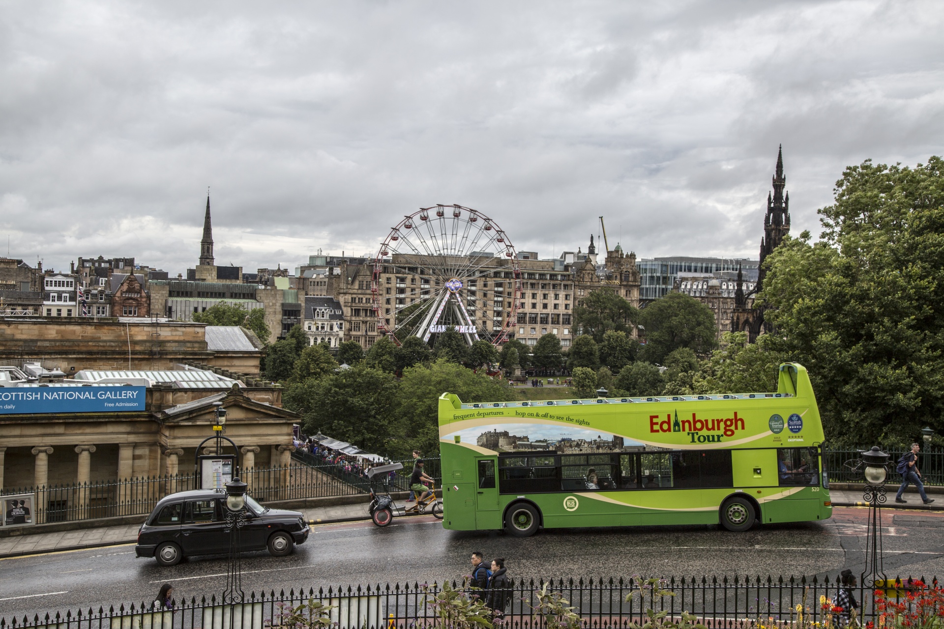 edinburgh royal mile free photo