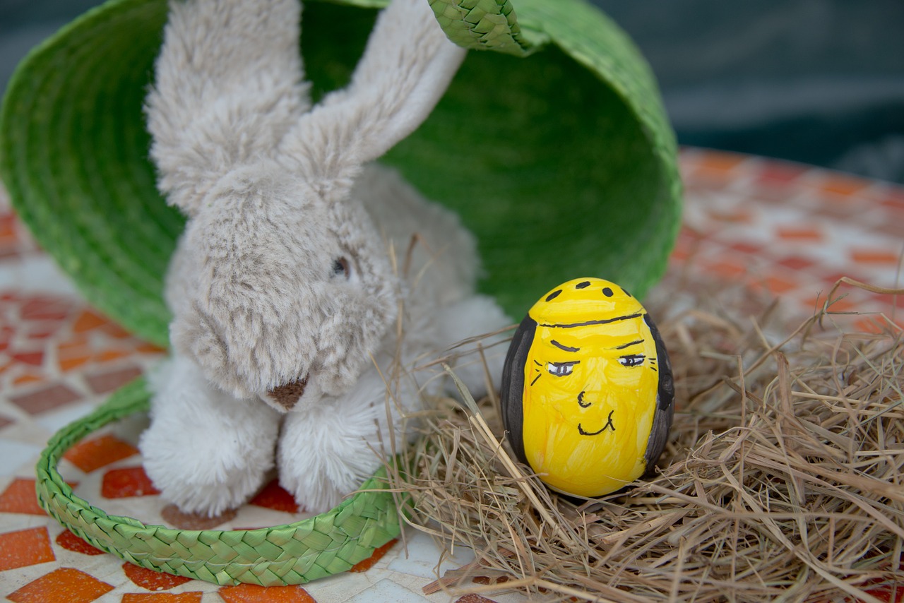 egg easter easter bunny free photo