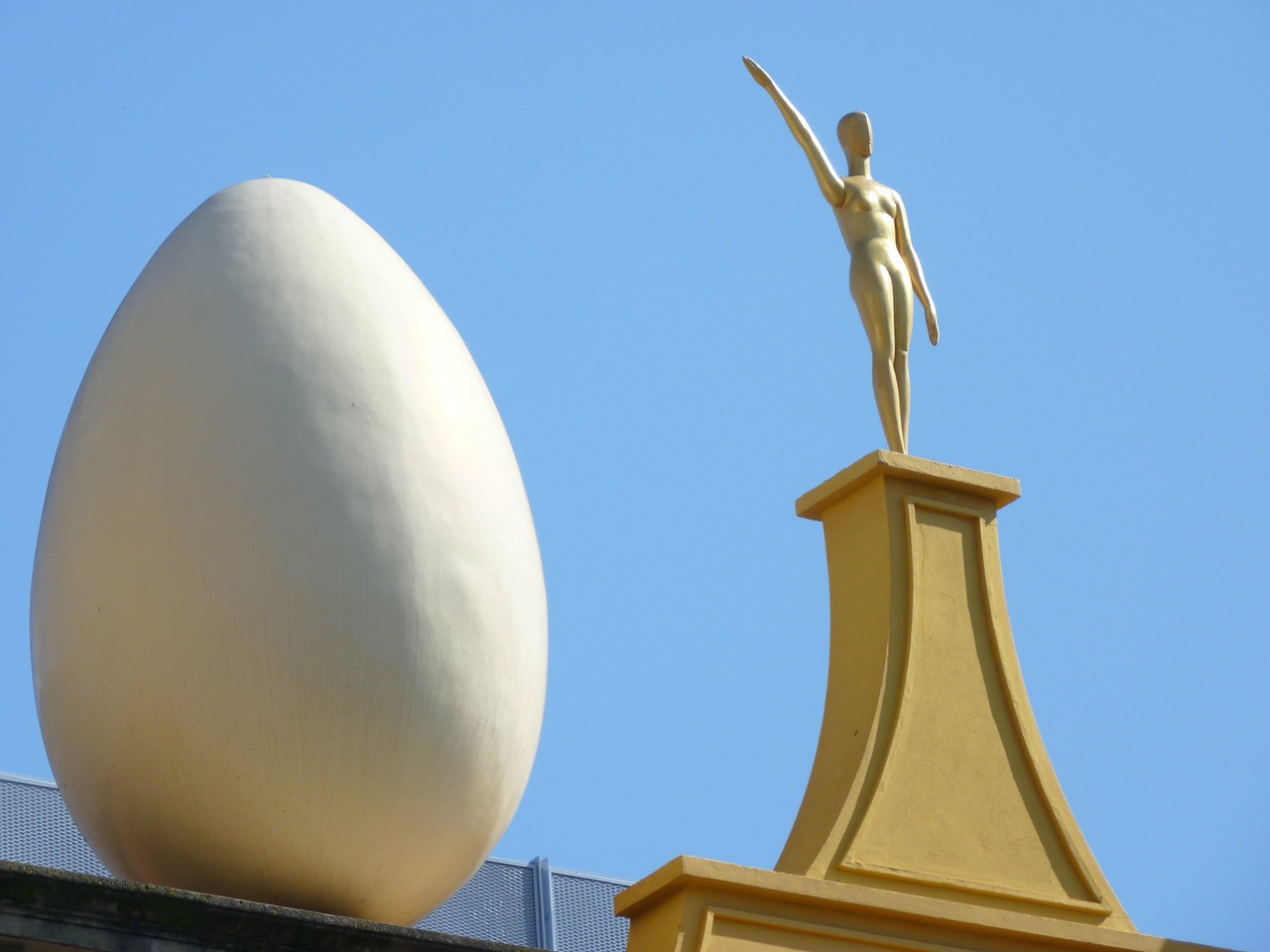 egg figure golden free photo