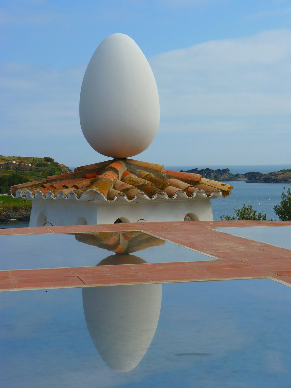 egg roof mirroring free photo