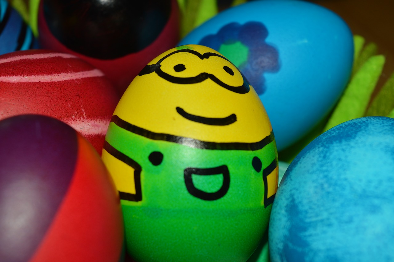 eggs  minions  colored free photo