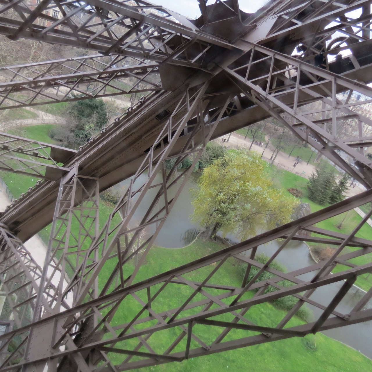 eiffel tower paris free photo