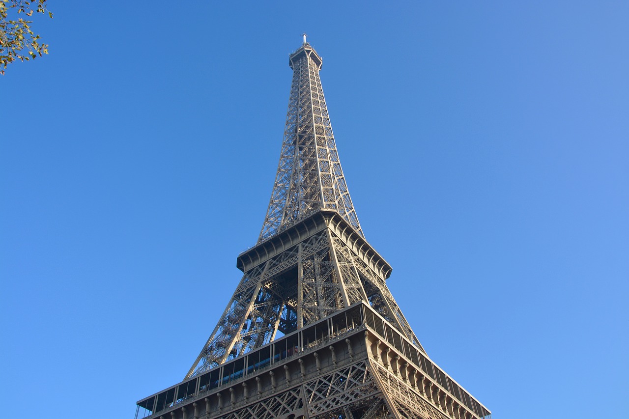 eiffel tower  paris  capital france free photo