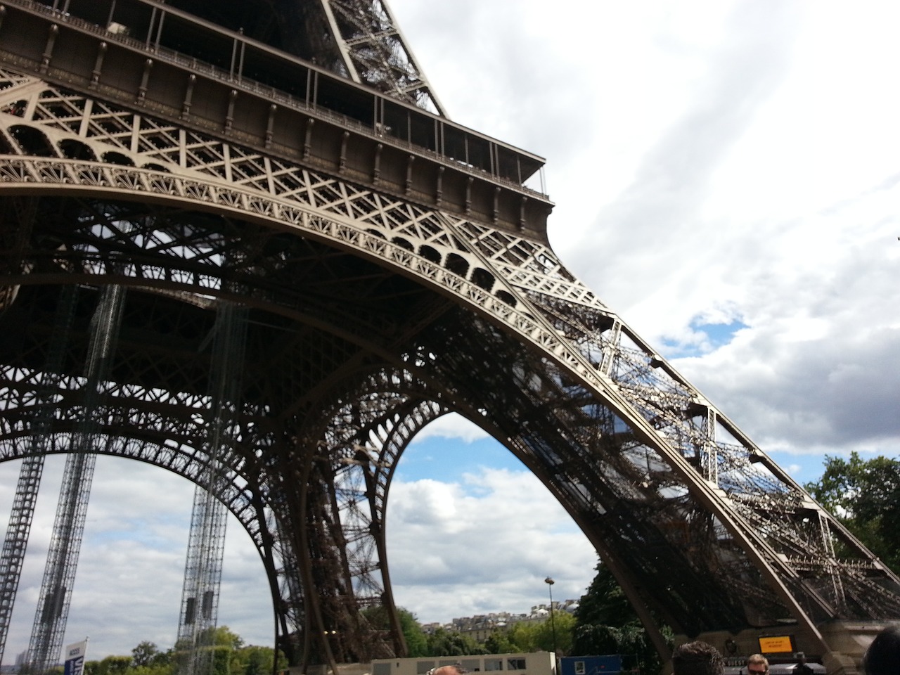 eiffel tower  paris  architecture free photo