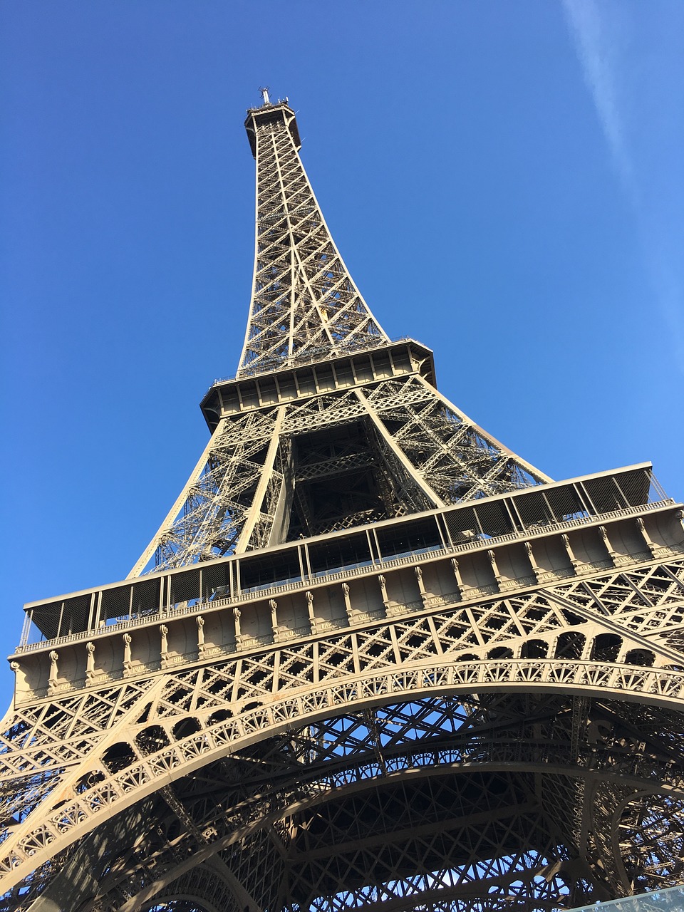 eiffel tower  paris  france free photo