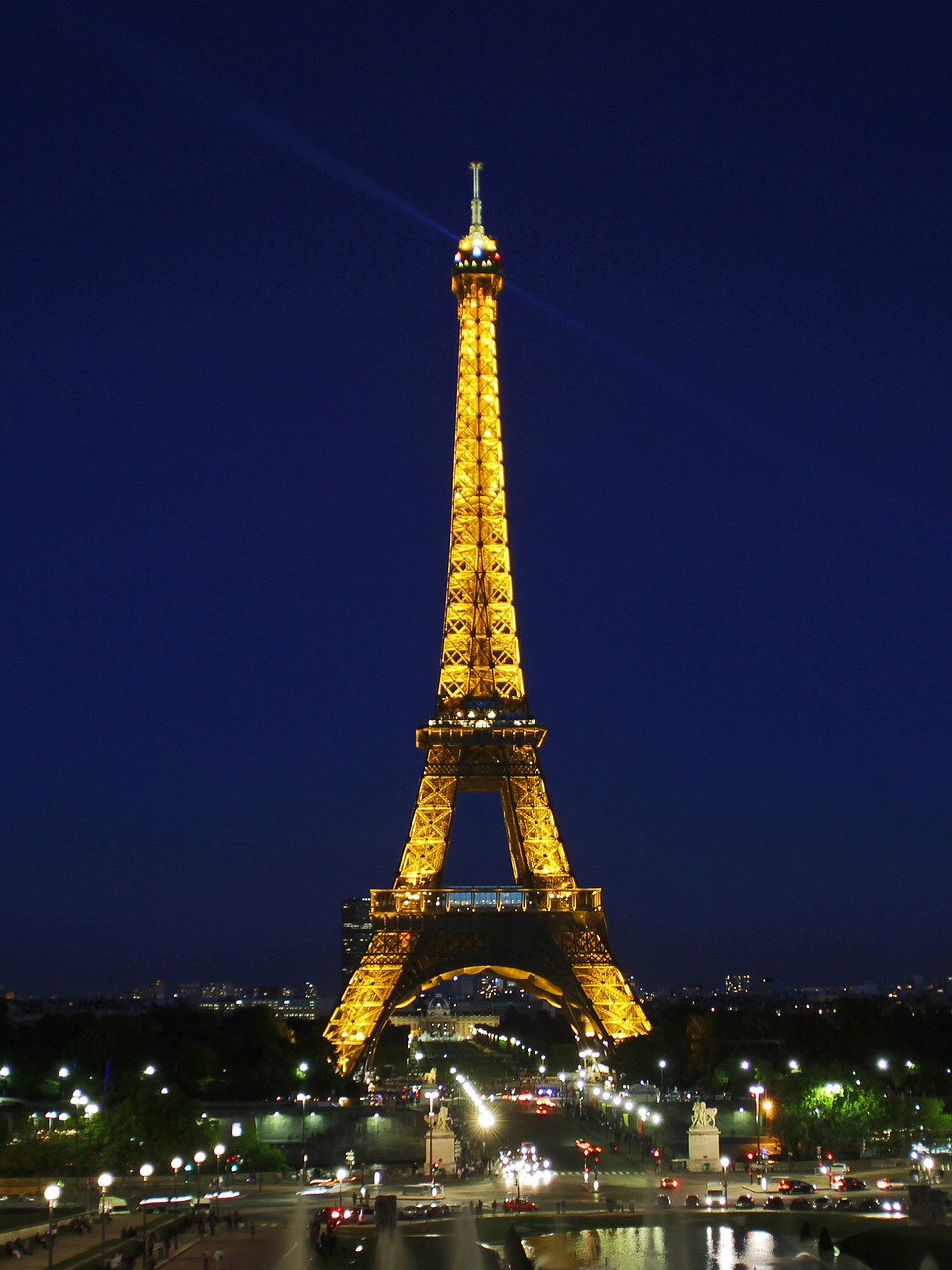 eiffel tower  paris  france free photo