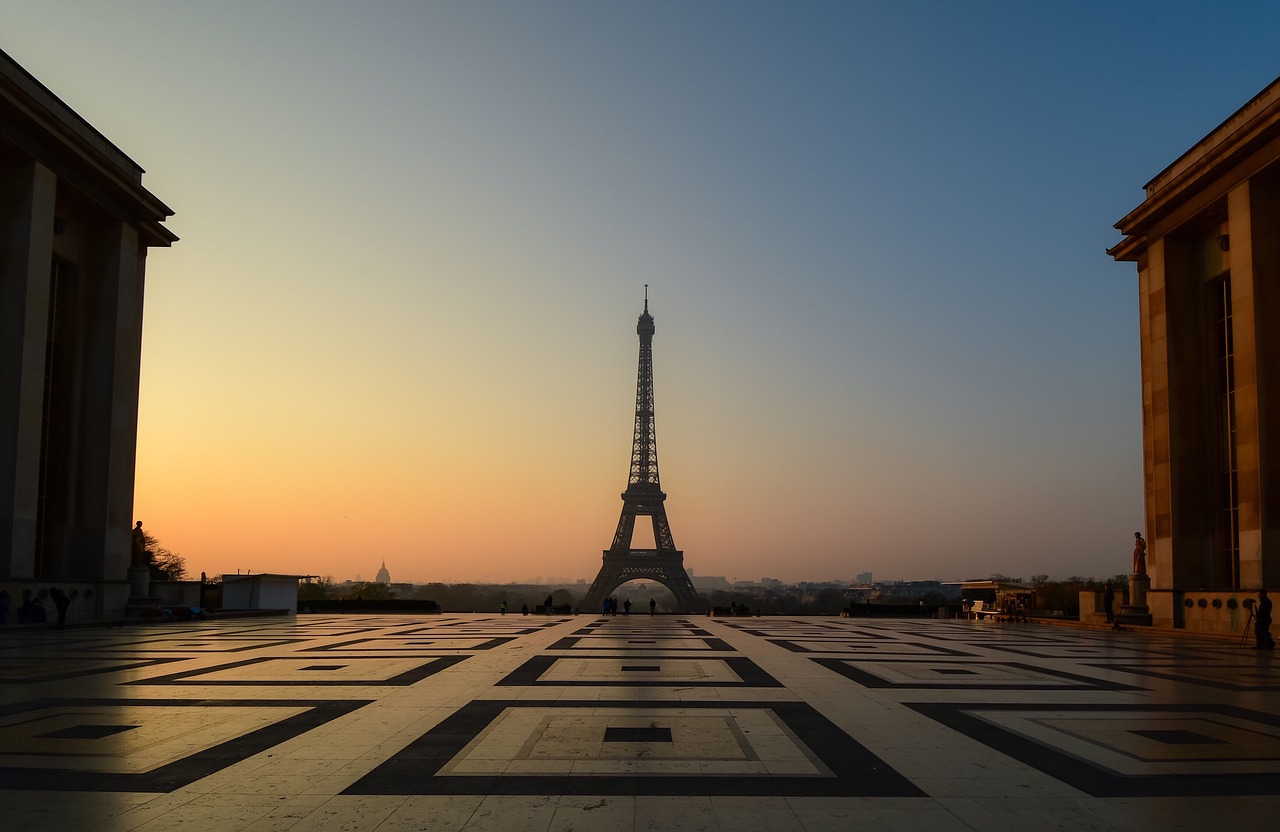 eiffel tower  sunrise  paris free photo