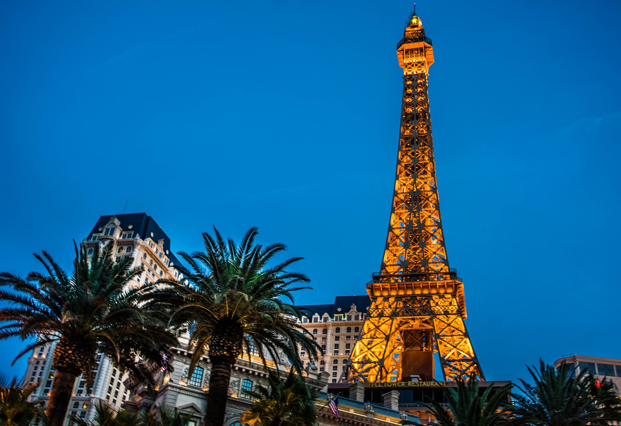 eiffel tower las vegas paris free photo