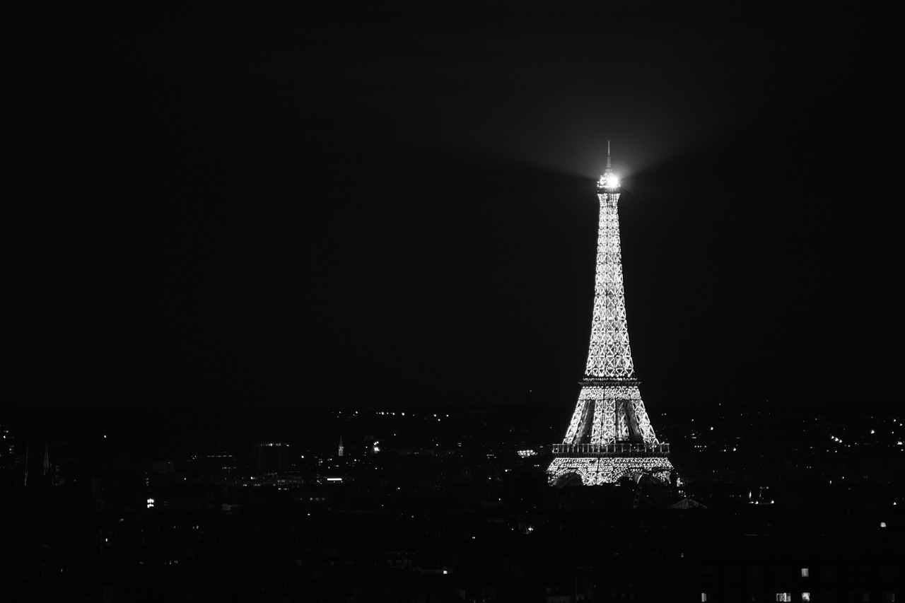 eiffel tower light night free photo