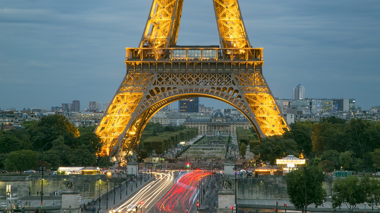 eiffel tower paris night view free photo