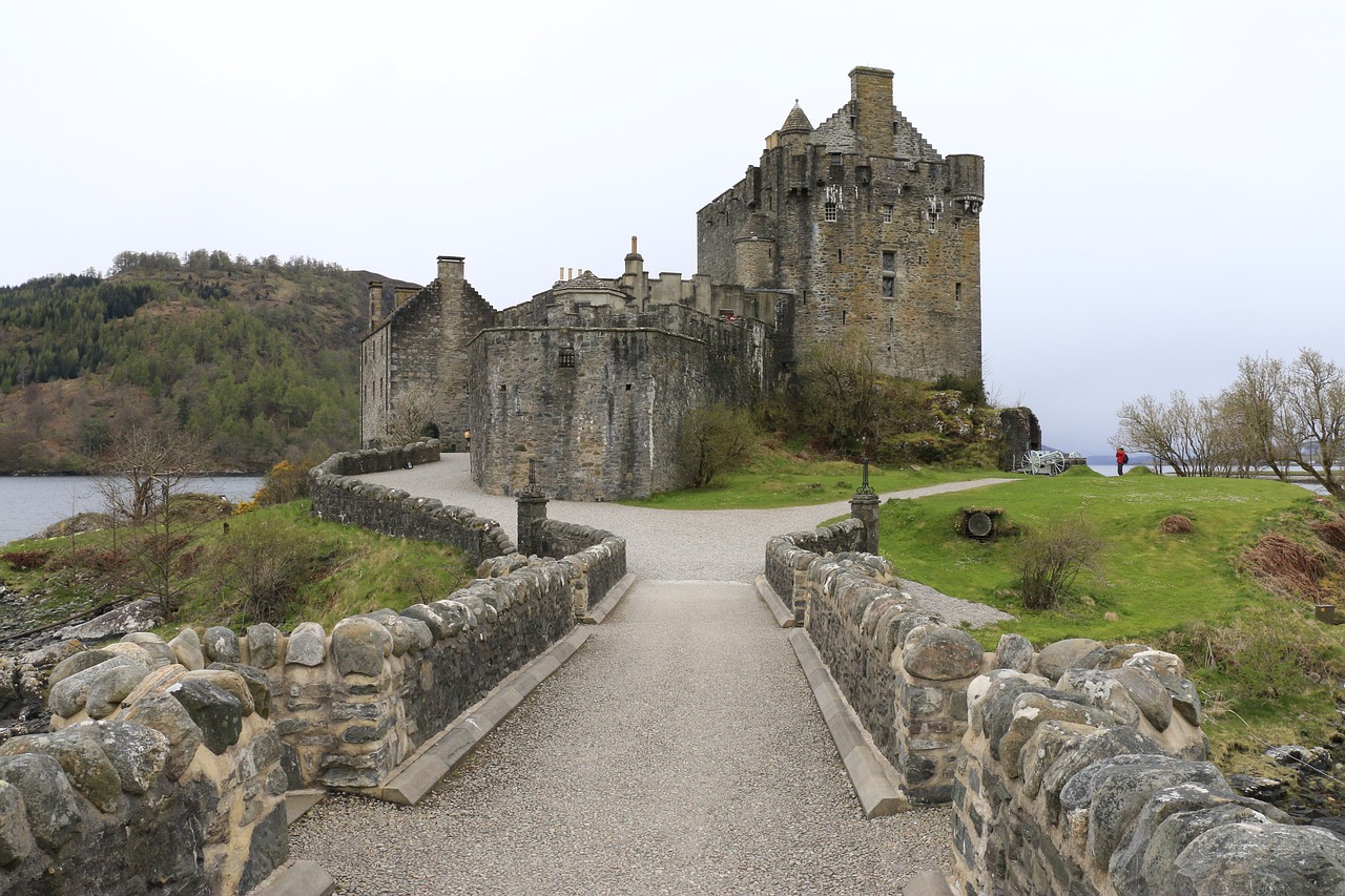 eilean donan castle castle scotland free photo