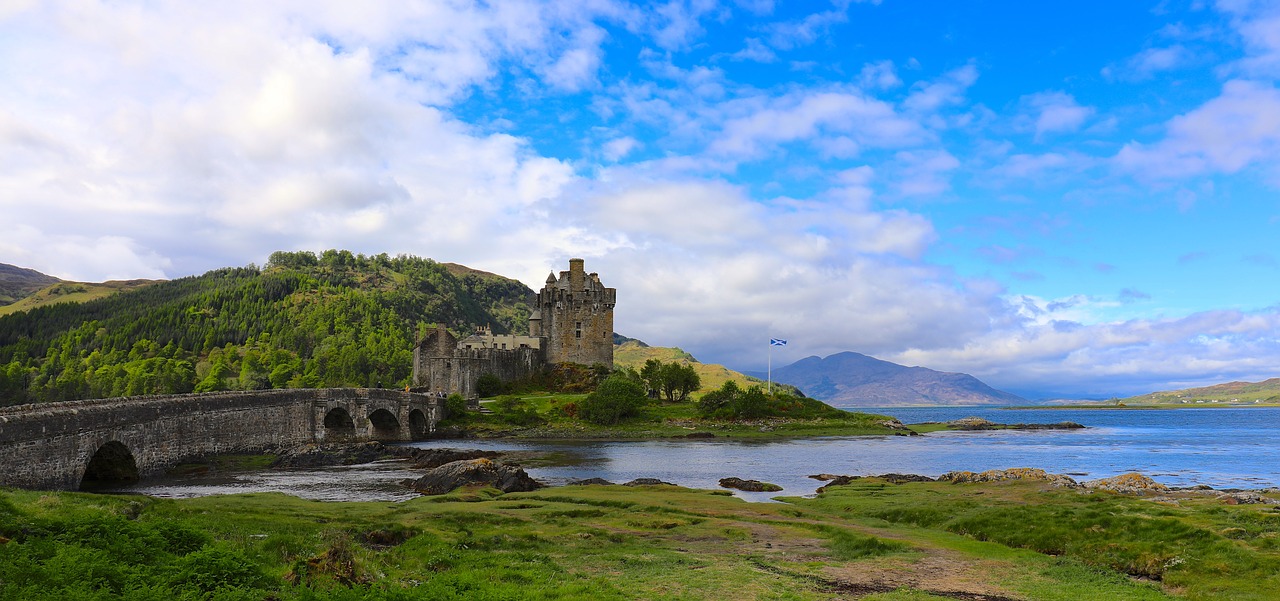 eilean donan castle kyle of lochalsh scotland free photo