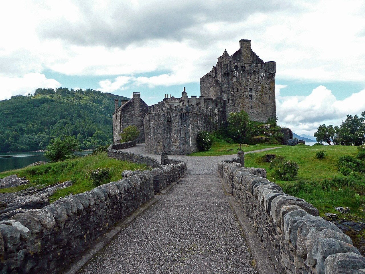 eilean donan castle castle scotland free photo