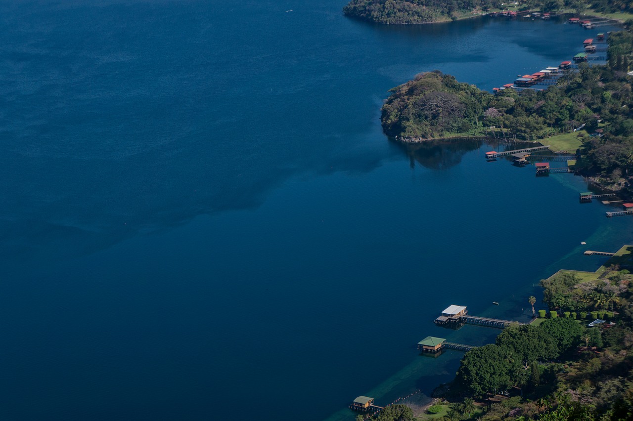 el salvador coatepeque lake free photo