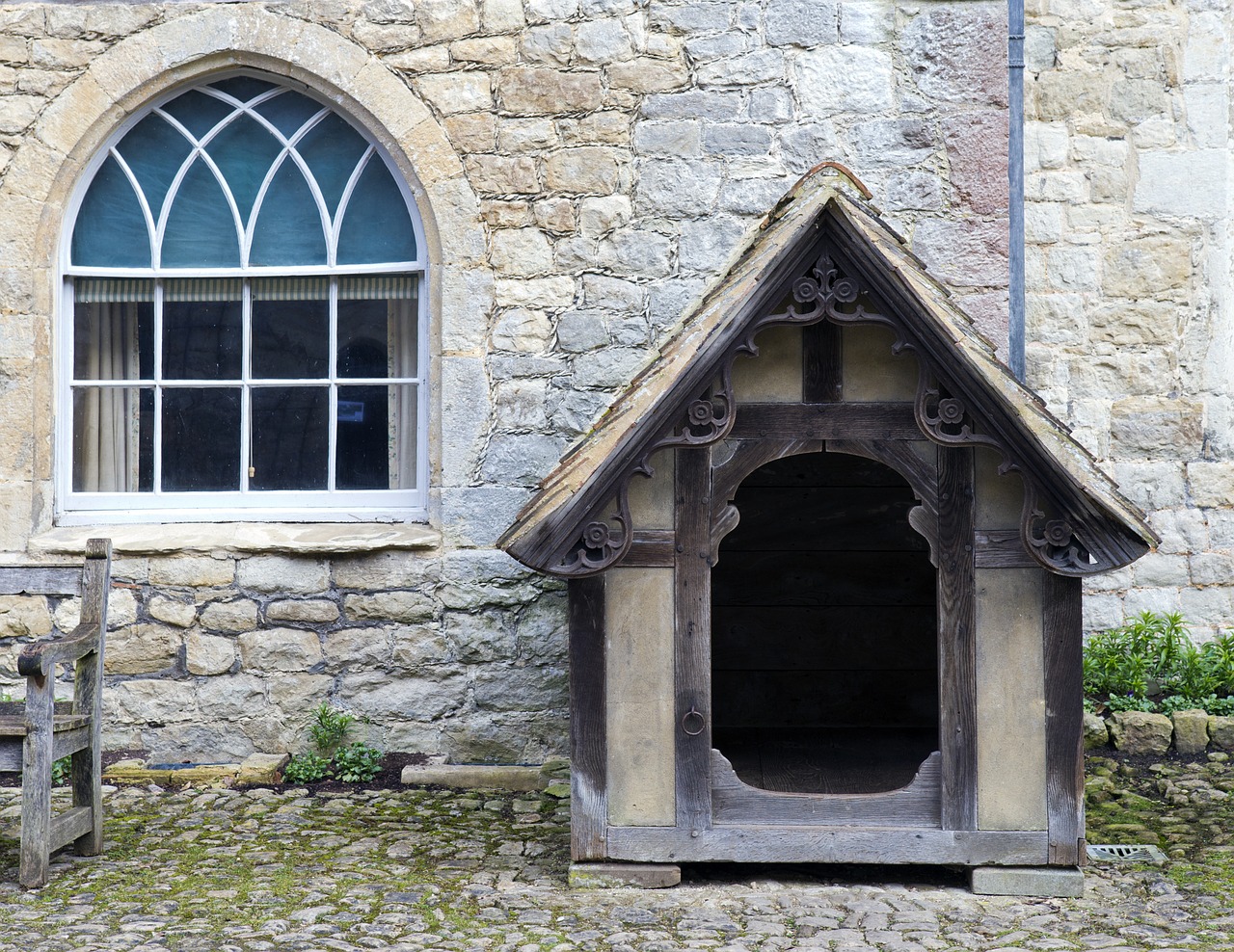 elaborate dog's kennel medieval courtyard late georgian window free photo