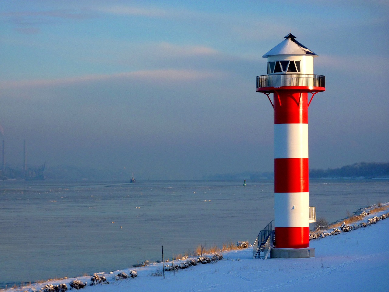 elbe lighthouse beacon free photo