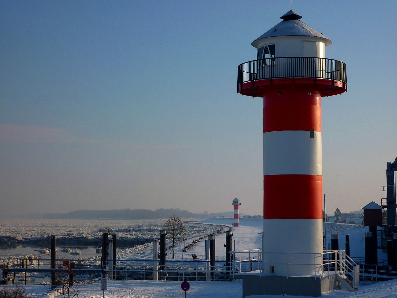 elbe lighthouse beacon free photo