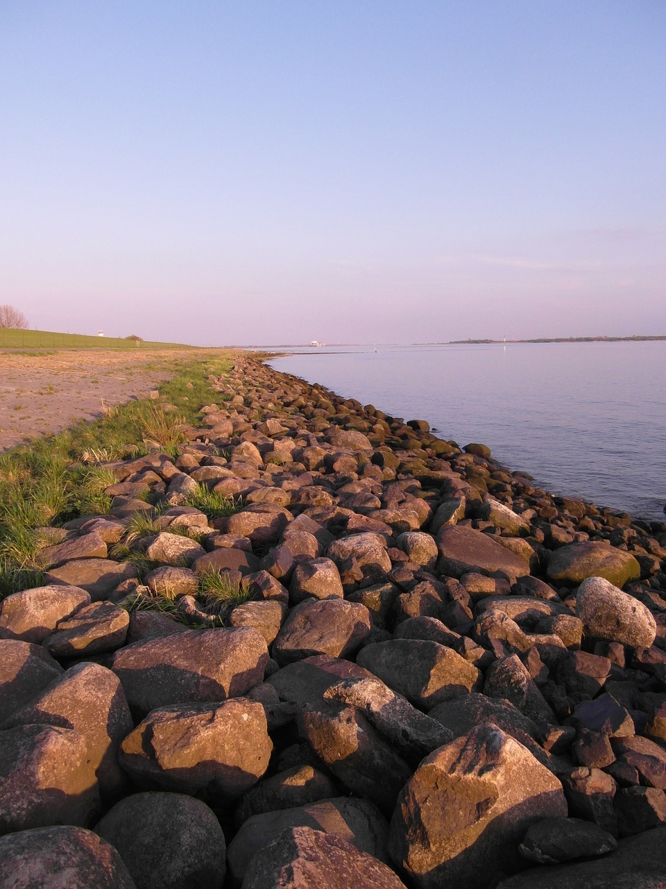 elbe bank elbe beach free photo