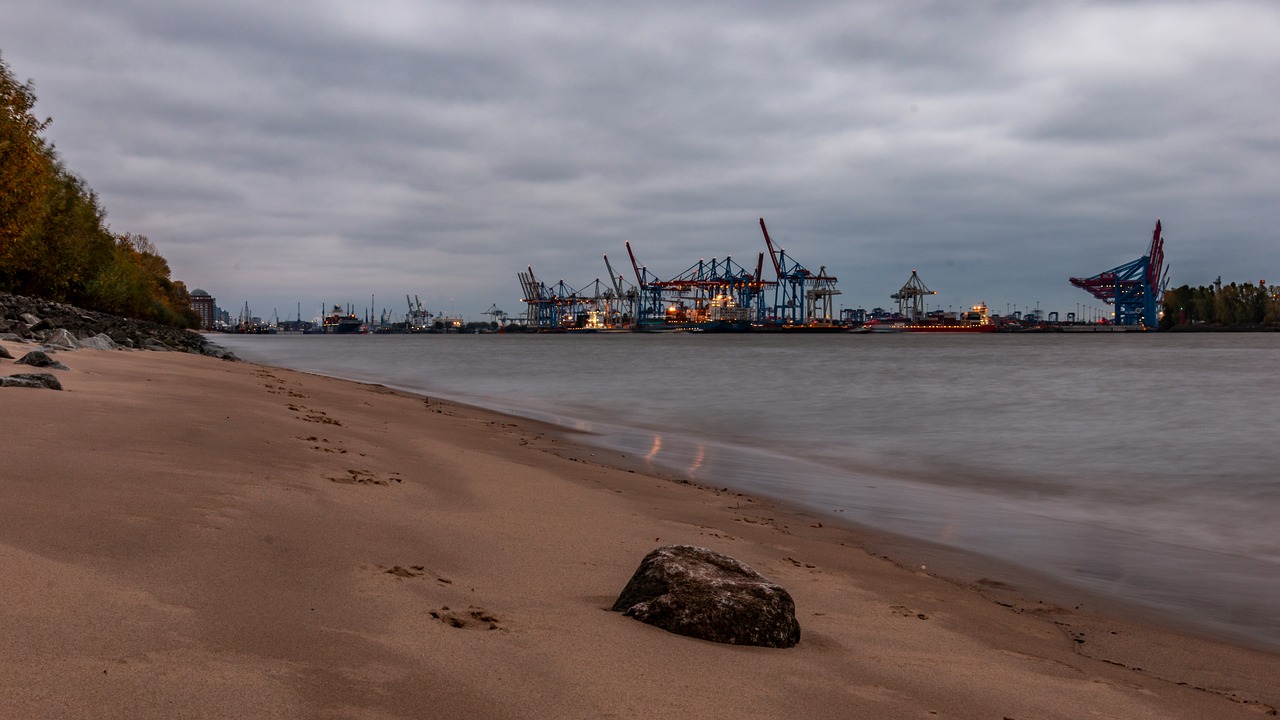 elbe  evening  water free photo