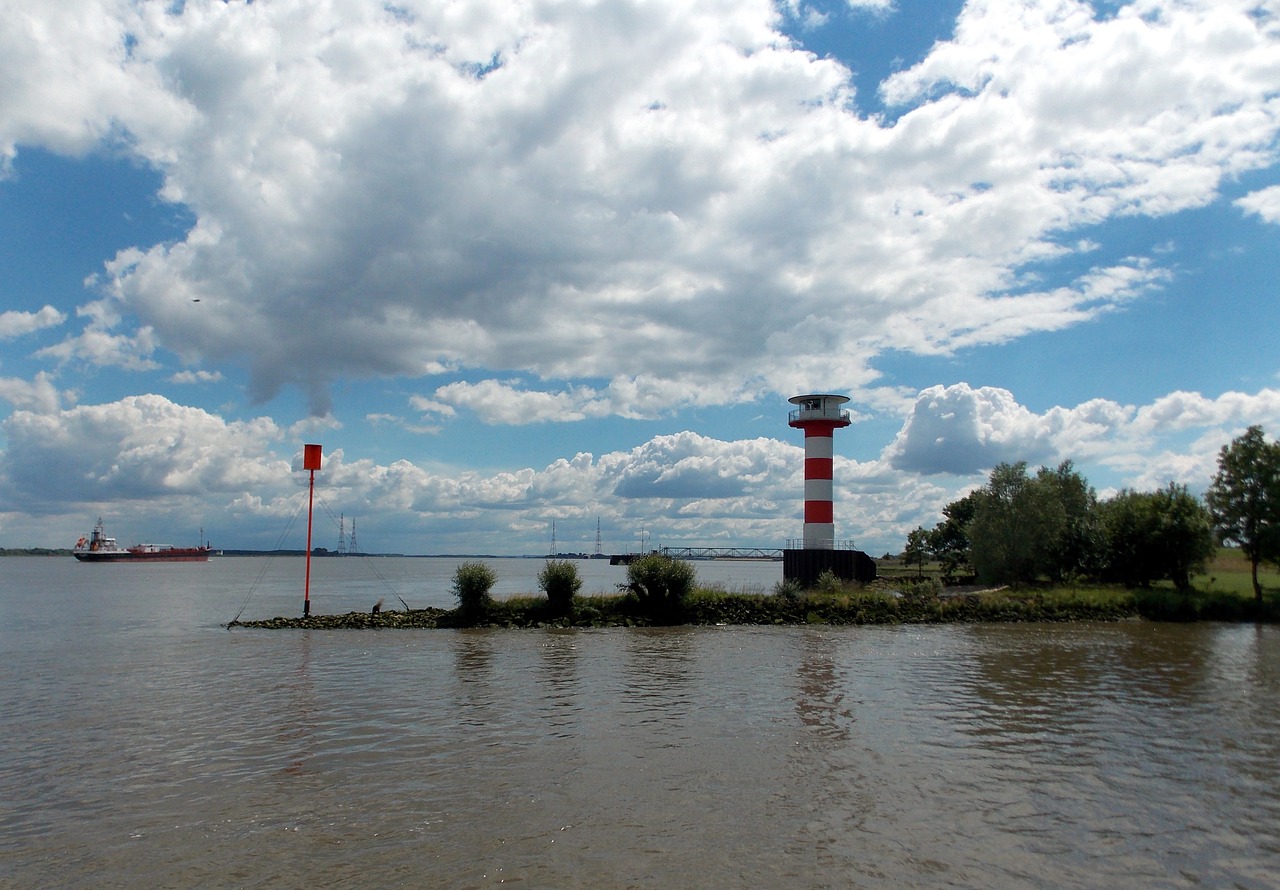 elbe river lighthouse free photo