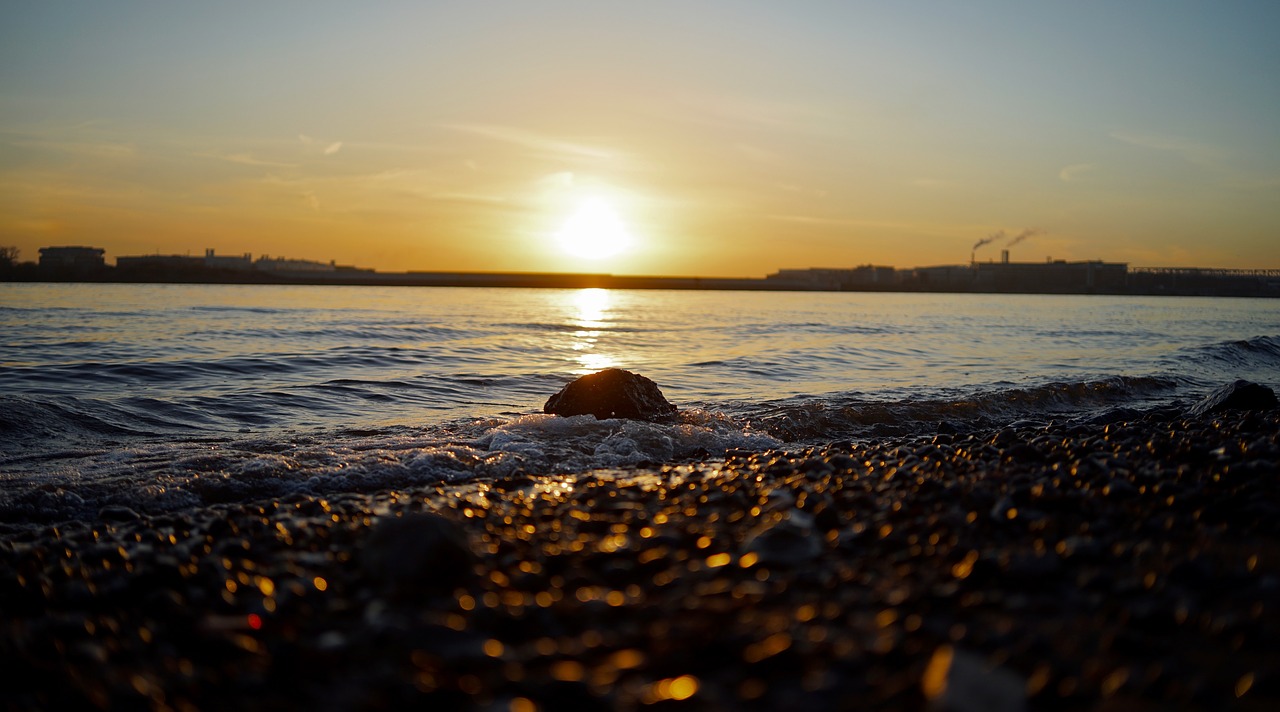 elbe  hamburg  bank free photo