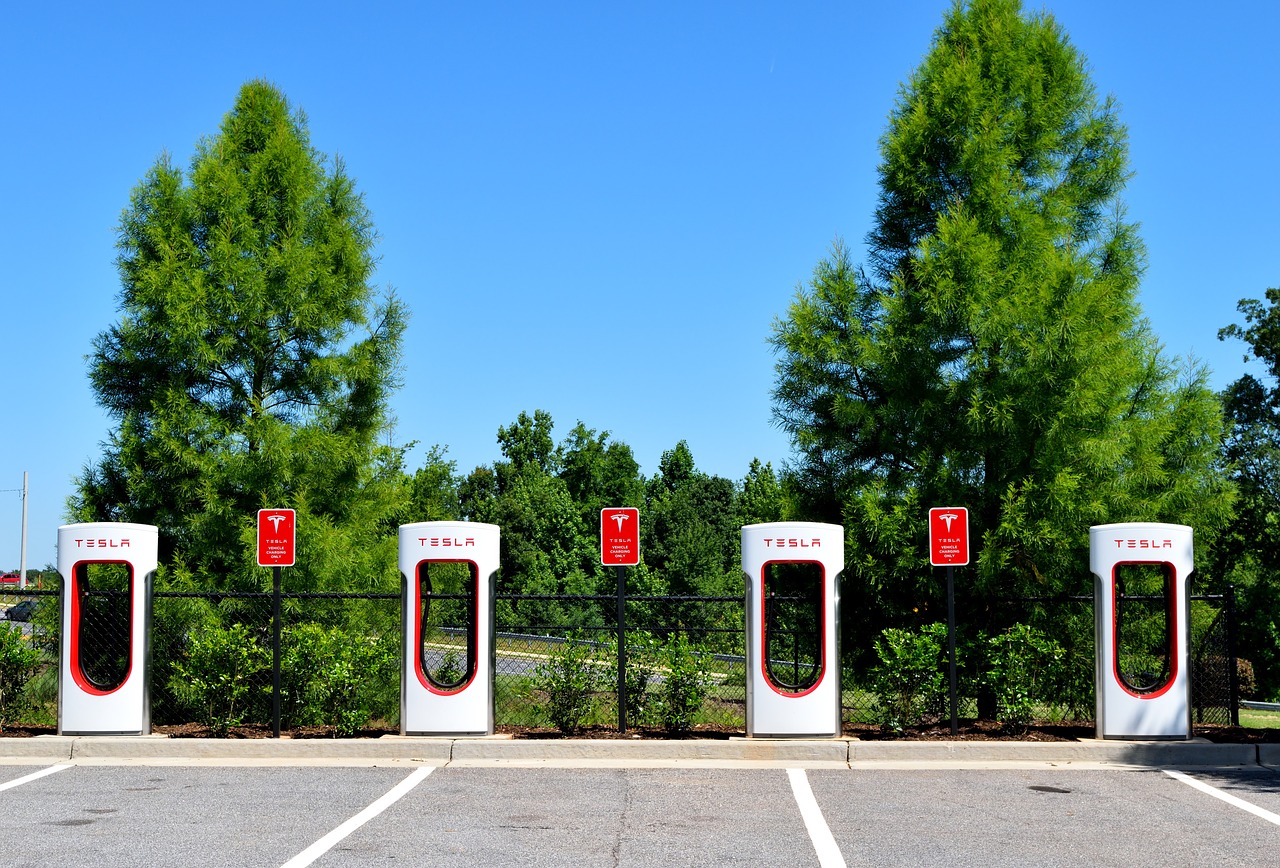 electirc car  hybrid  charging center free photo
