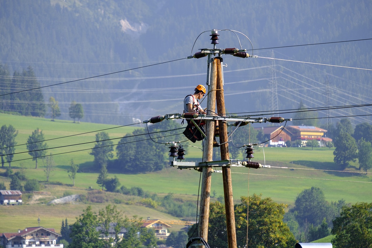 electrician  craftsmen  workers free photo